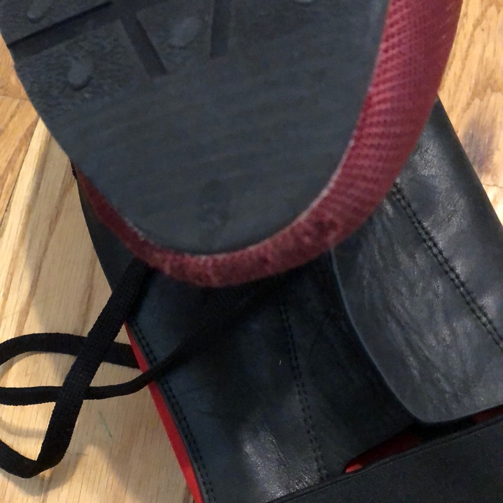 Balenciaga Black and Burgundy Athletic Shoes for Men - Picture 8 of 8